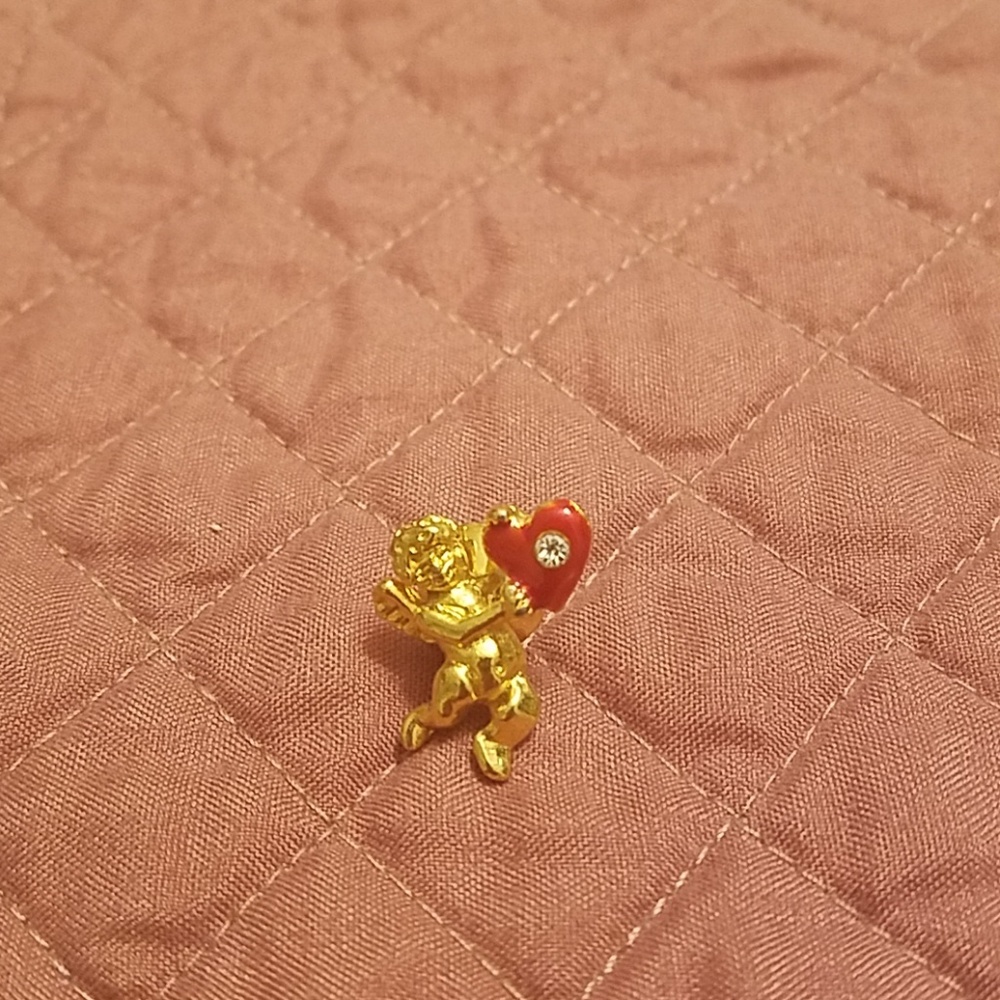 Cupid Valentine lapel pin